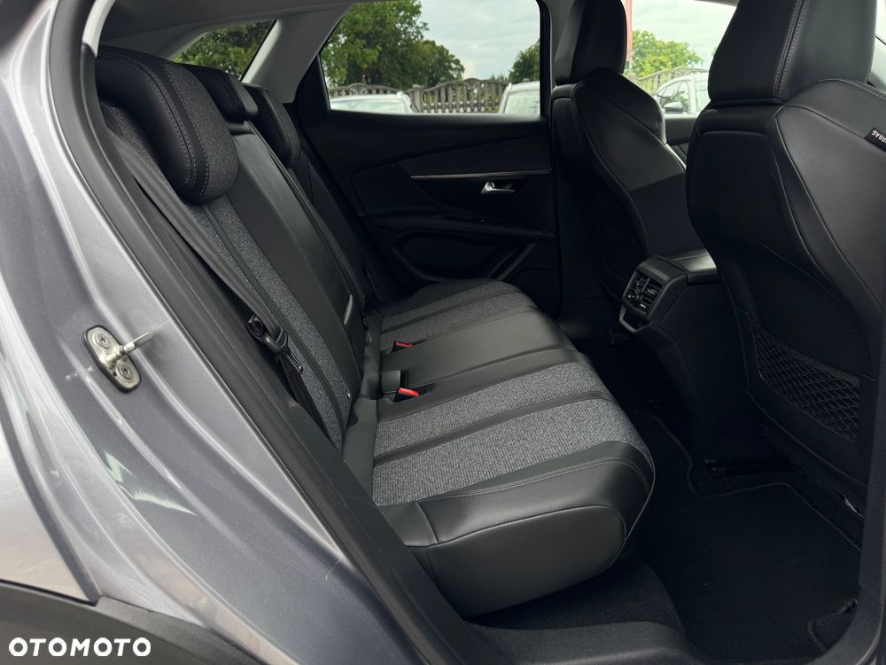 Peugeot 3008 BlueHDi 130 Stop & Start EAT8 Allure - 26