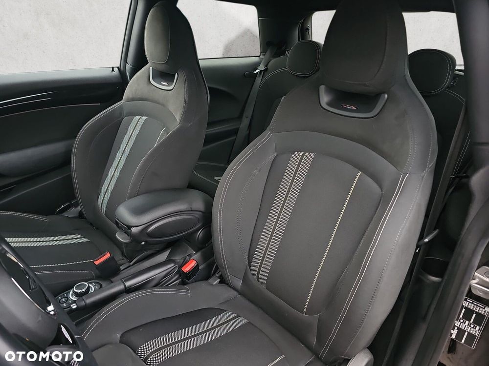 MINI John Cooper Works - 12