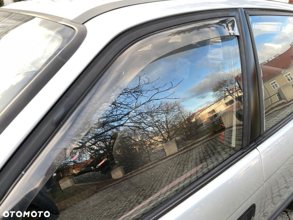 Opel Astra 1.4 GL - 24