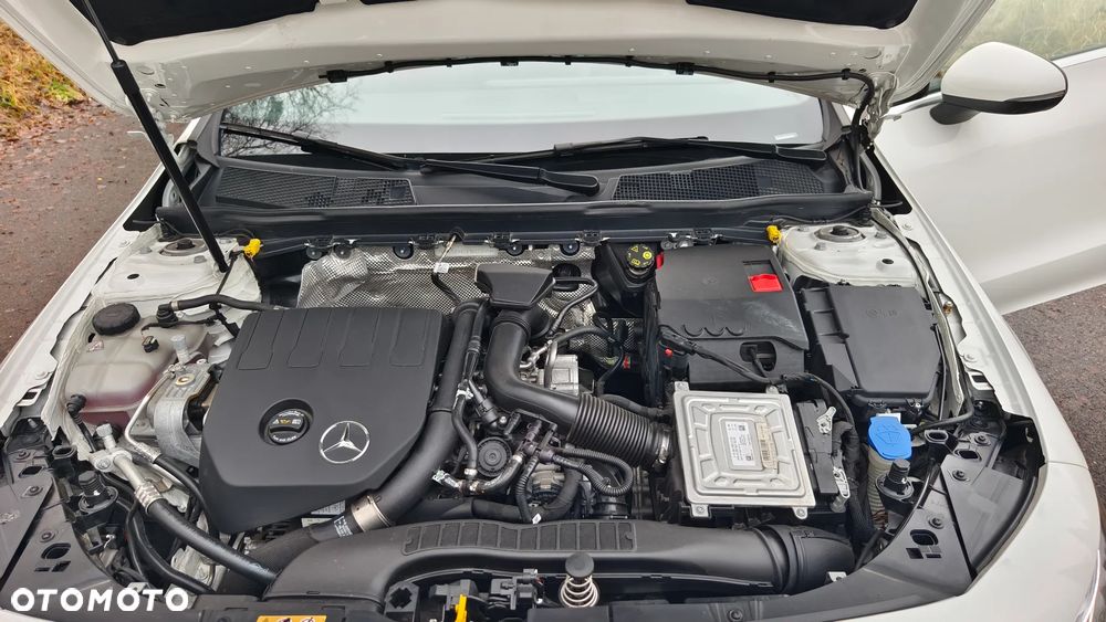 Mercedes-Benz CLA 200 Progressive 7G-DCT - 6