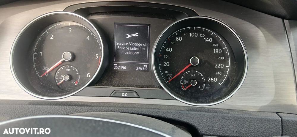 Volkswagen Golf 1.6 TDI BlueMotion Technology Comfortline - 8