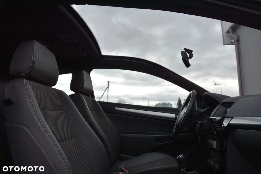 Opel Astra GTC 1.8 - 20