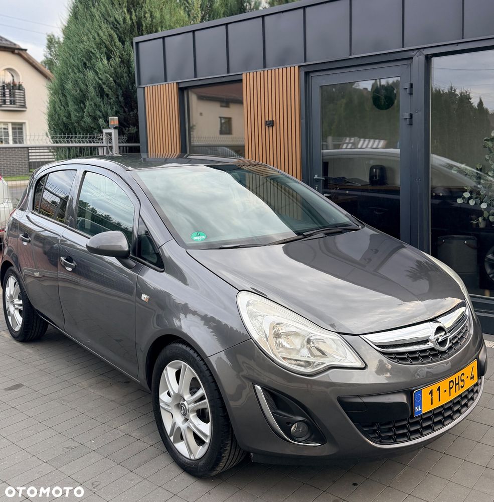 Opel Corsa 1.4 16V Color Elegance - 1