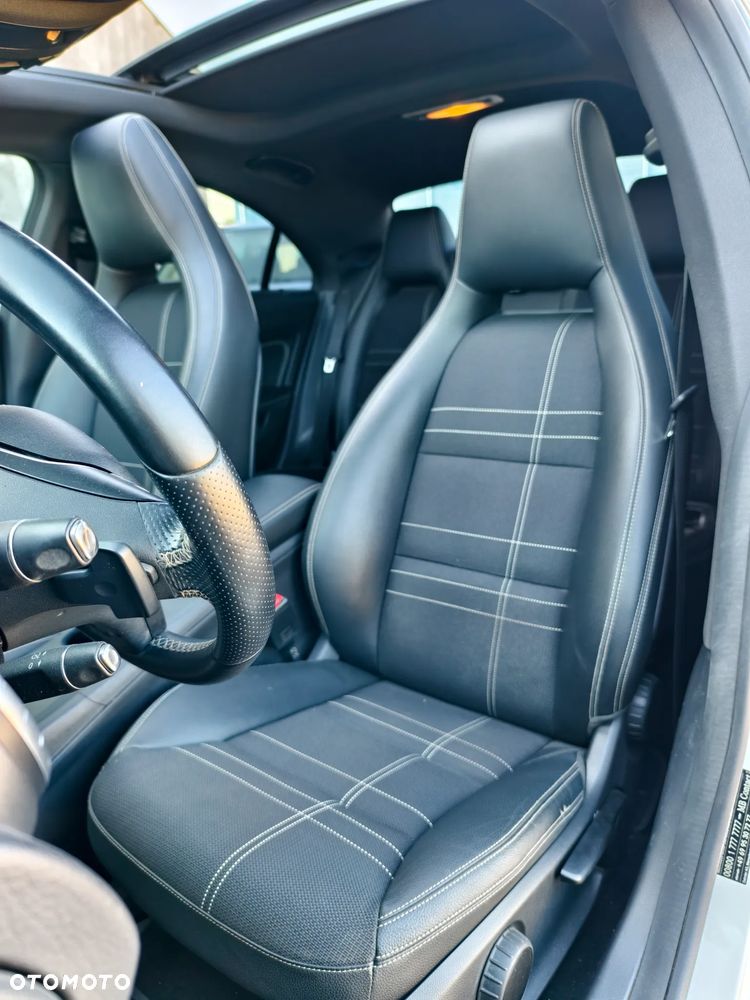 Mercedes-Benz CLA 200 7G-DCT - 12
