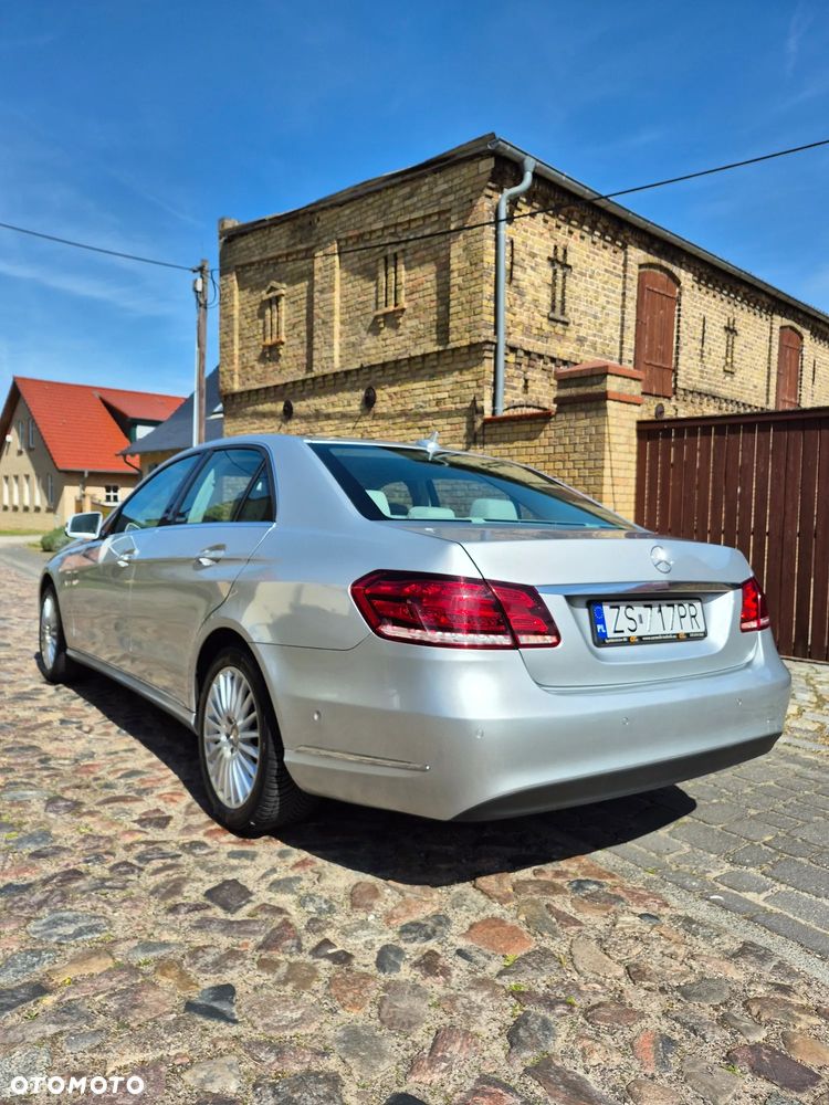 Mercedes-Benz Klasa E 200 BlueTEC 7G-TRONIC Elegance - 7