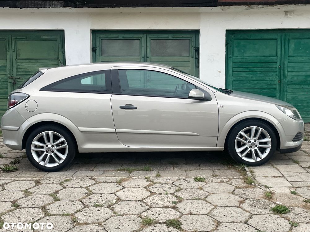 Opel Astra GTC 1.4 Cosmo - 2