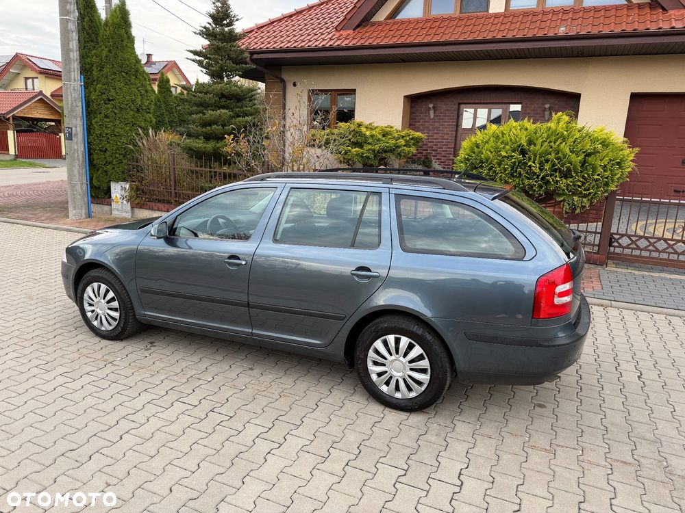 Skoda Octavia 1.6 Combi Ambiente - 20