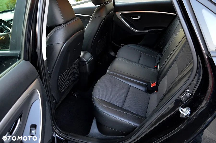 Hyundai i30 i30cw 1.4 Fifa World Cup Edition - 23