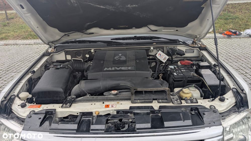 Mitsubishi Pajero - 8