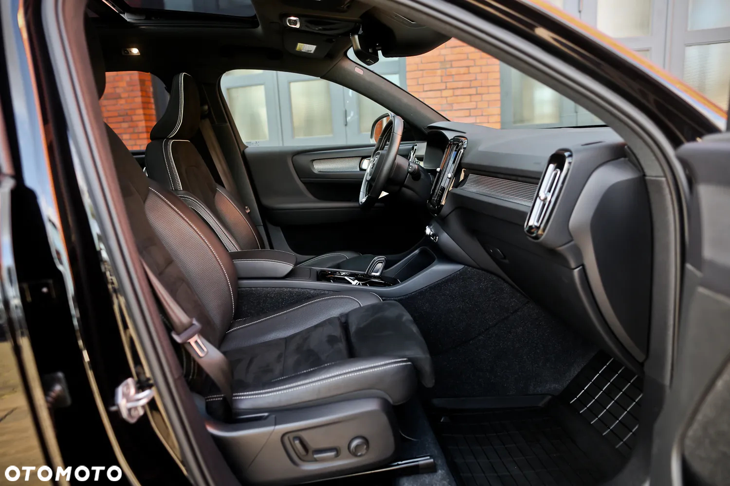 Volvo XC 40 T5 AWD R-Design - 27
