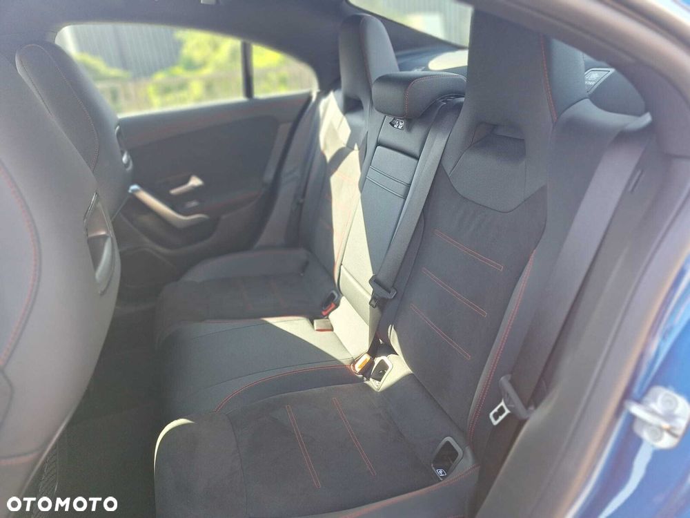 Mercedes-Benz CLA 200 AMG Line 7G-DCT - 24