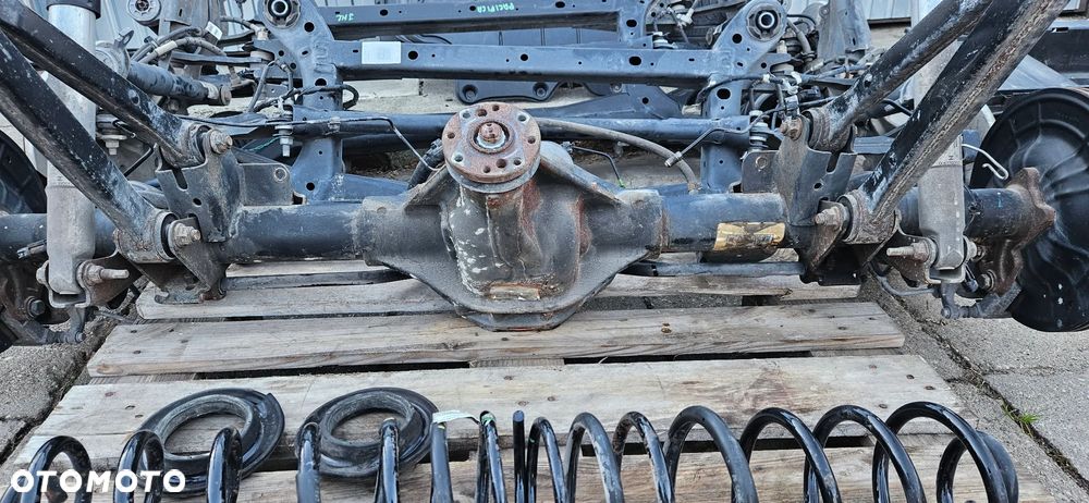 RAM 1500 V 5 2019- 4X4 5.7 HEMI QUAD CAB 1,5 Big Horn Kompletna belka zawieszenia tylnego Most napędowy Dyfer Dyferencjał 68270329AB Zawieszenie tył Wahacze Zacisk hamulcowy przełożenie 3.92 - 13