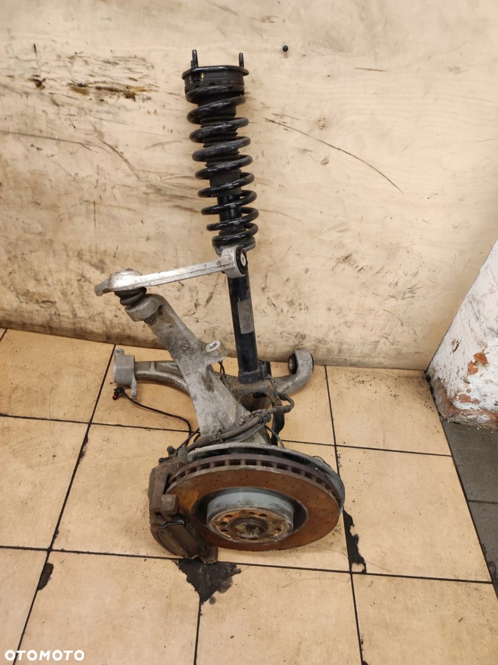 Zwrotnica Mcperson wahacze prawy przód Mercedes ML 166 W166 2.2 CDI - 1