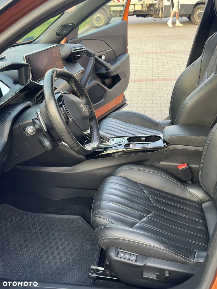 Peugeot 2008 1.2 PureTech GT S&S EAT8 - 17