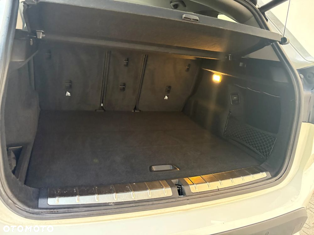 BMW X1 sDrive18i xLine - 9