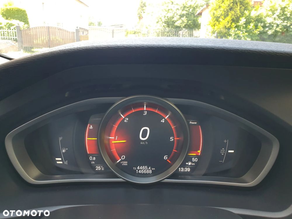Volvo V40 D2 Linje You - 26