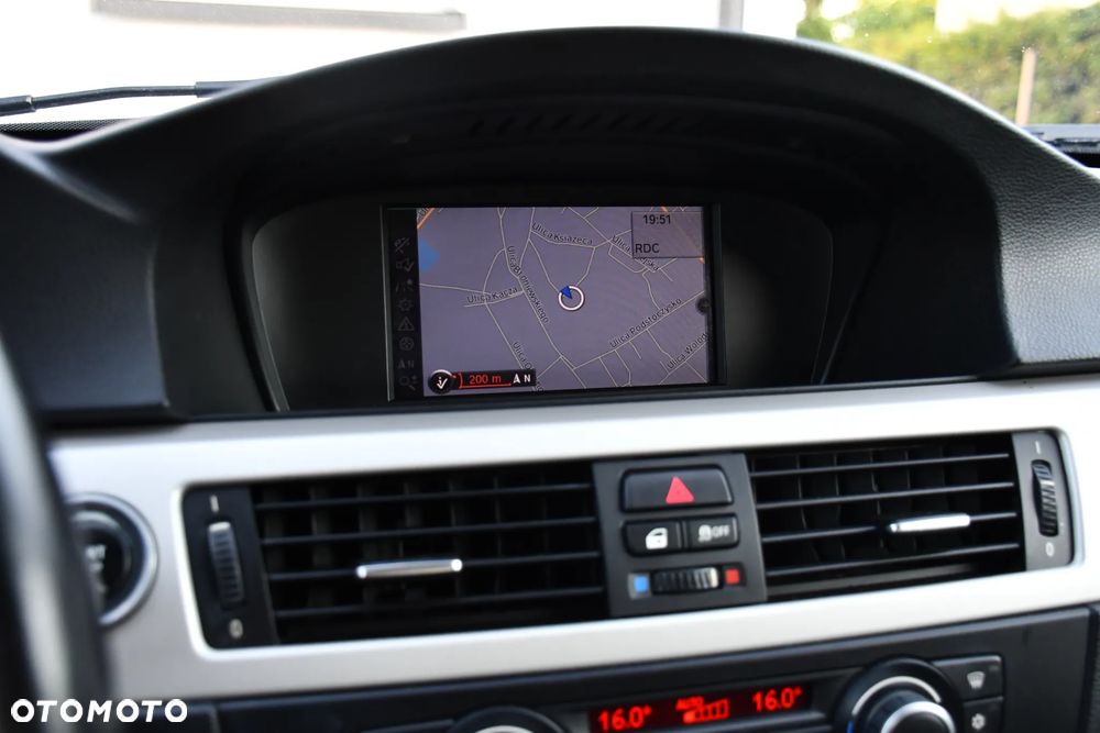 BMW Seria 3 318d - 29