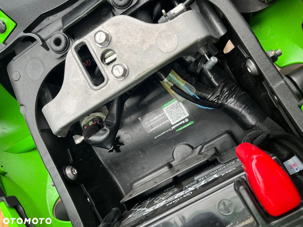 Kawasaki ZXR - 17
