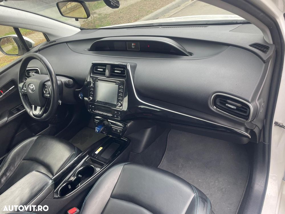 Toyota Prius Hybrid - 10