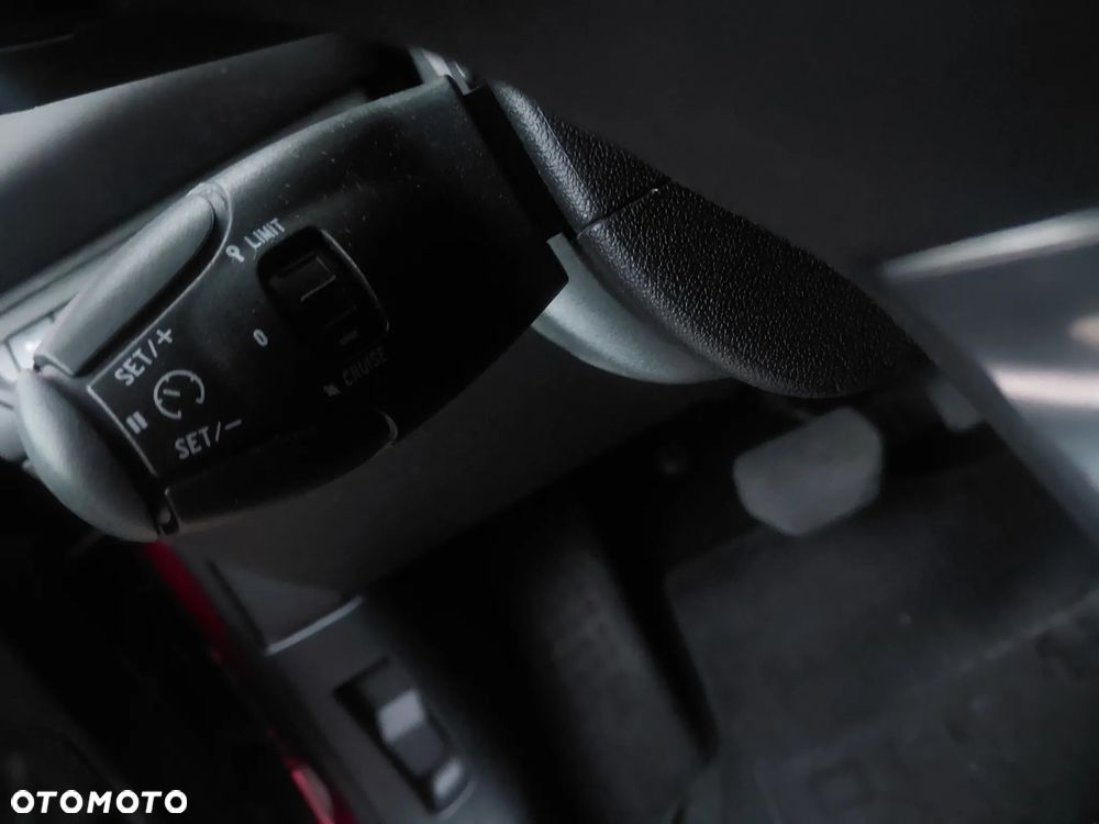 Peugeot 208 - 6