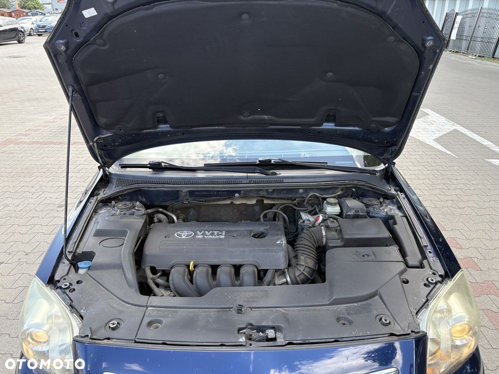 Toyota Avensis 1.8 VVT-i Sol - 11