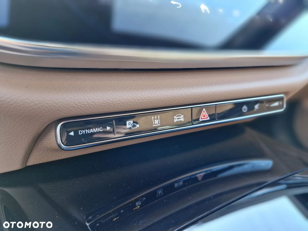 Mercedes-Benz Klasa E 220 d mHEV 4-Matic AMG 9G-Tronic - 28