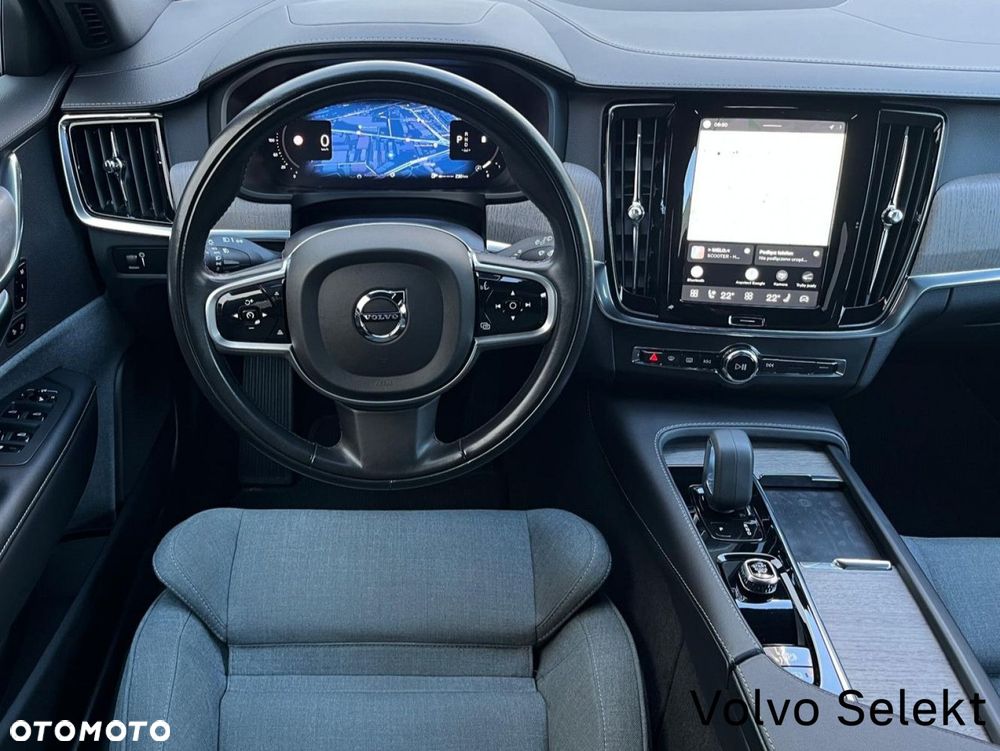Volvo V90 Cross Country - 13