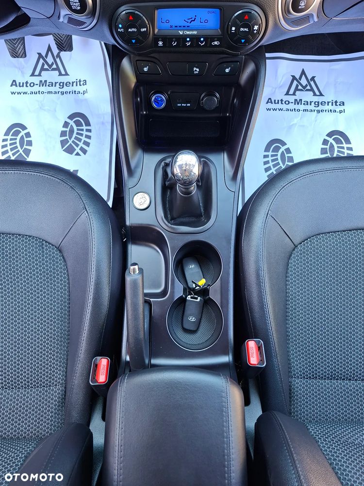 Hyundai ix35 1.6 2WD Fifa World Cup Edition - 23