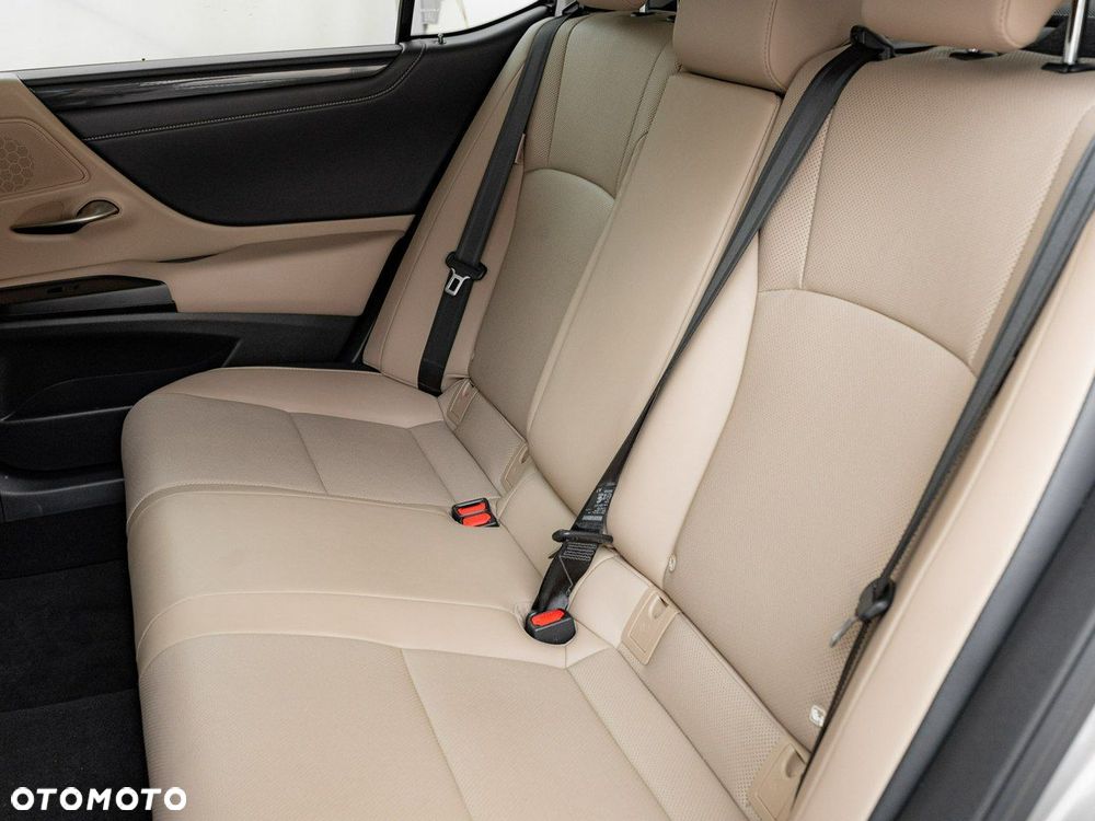 Lexus ES - 31