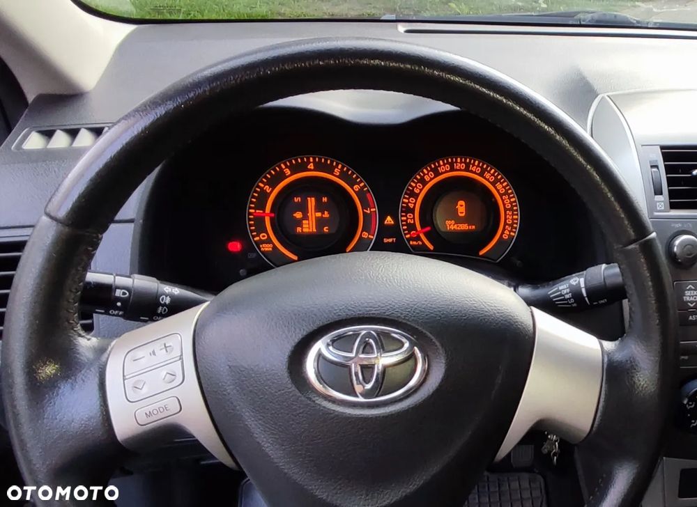 Toyota Corolla 1.6 VVT-i Luna - 15