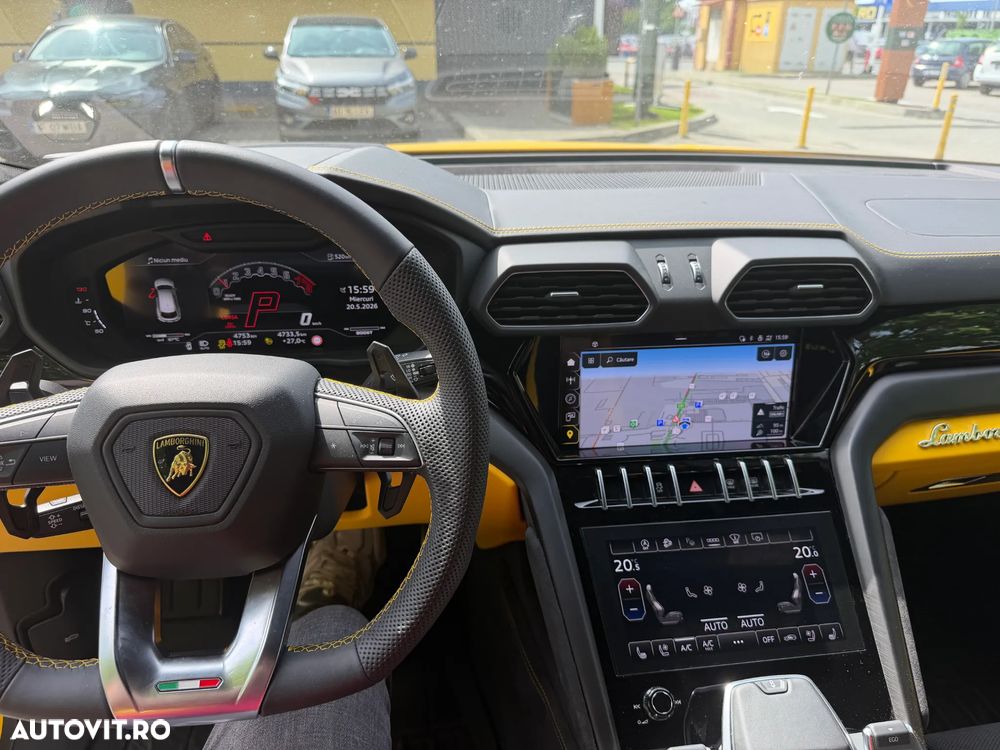 Lamborghini URUS - 12