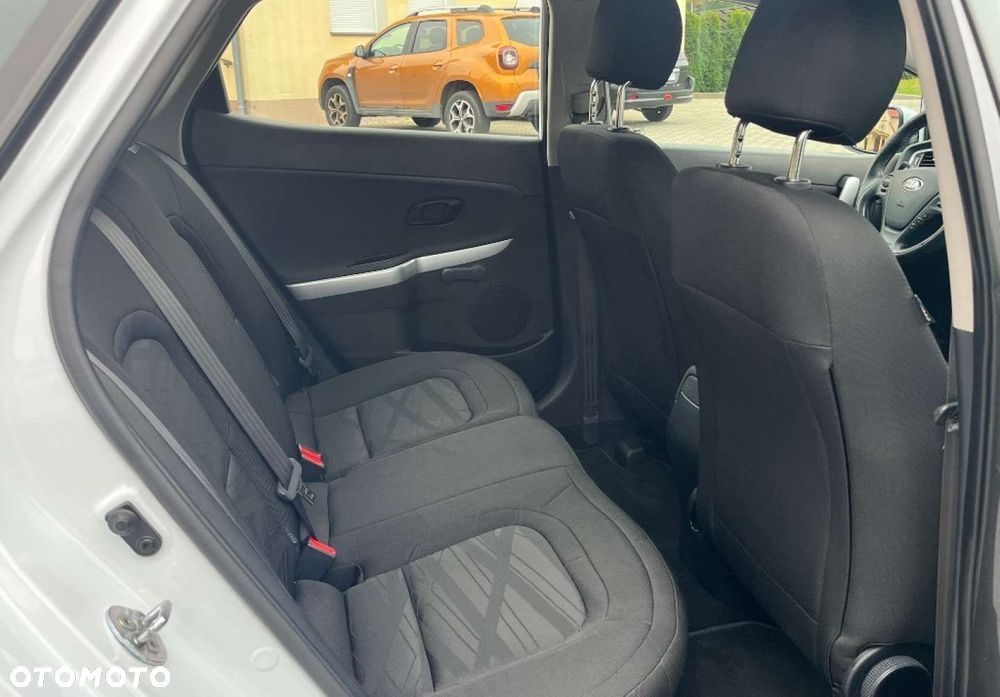 Kia Ceed - 10