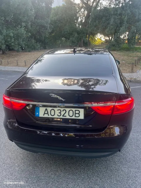 Jaguar XF 2.0 D Prestige - 4