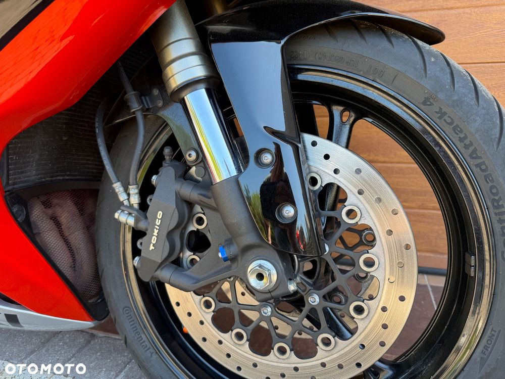 Suzuki GSX-R - 6