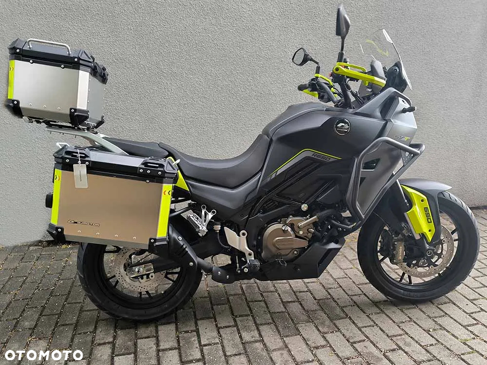 QJMOTOR SVT 650 - 12