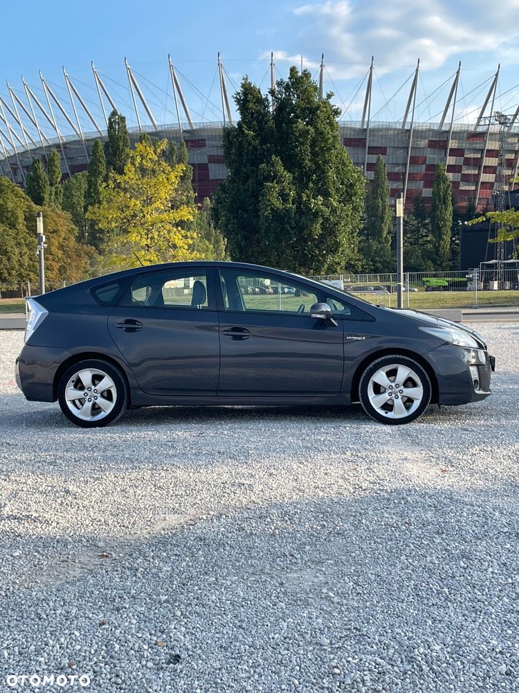 Toyota Prius (Hybrid) Comfort - 17