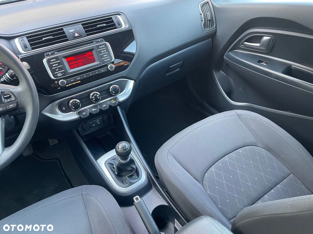 Kia Rio 1.2 Edition 7 - 11