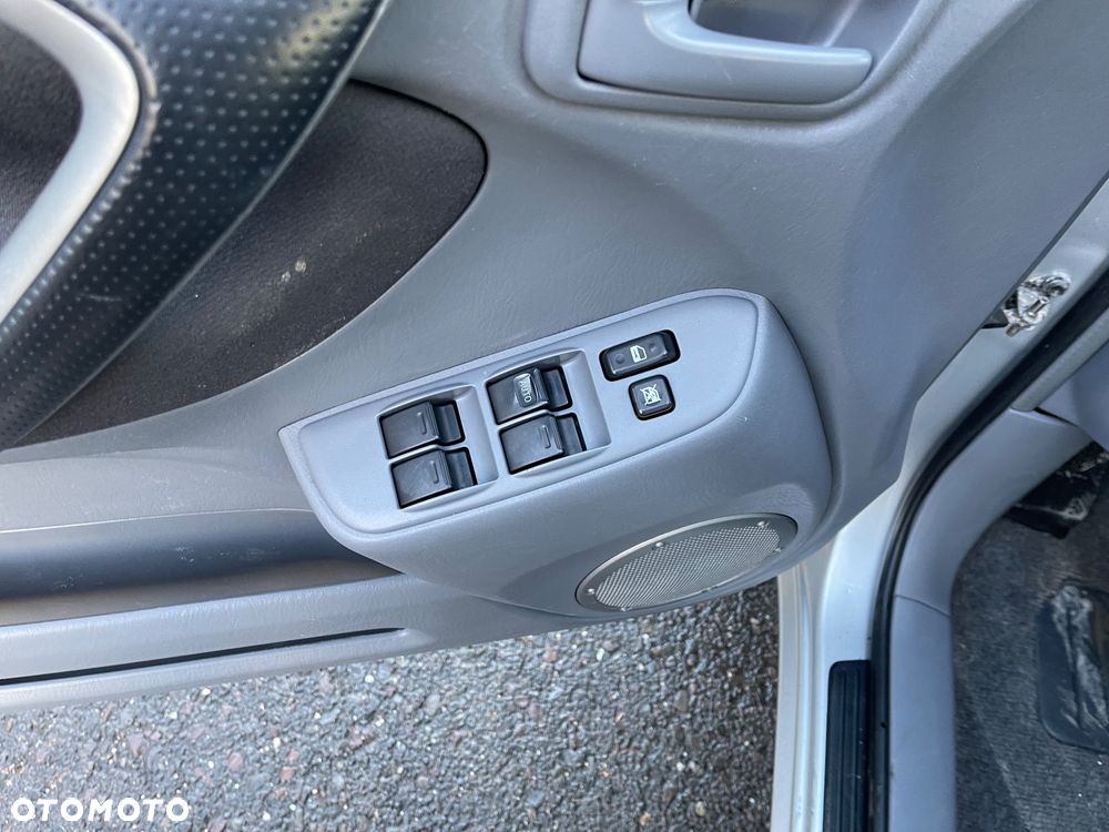 Toyota RAV4 2.0 D-4D 4x4 - 11