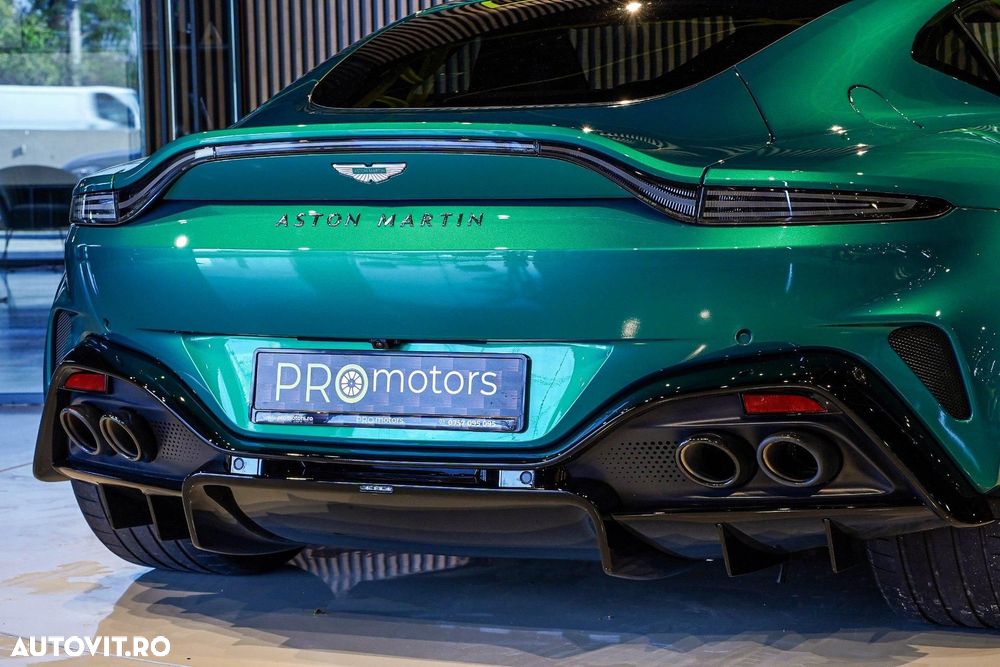 Aston Martin V8 Vantage - 10