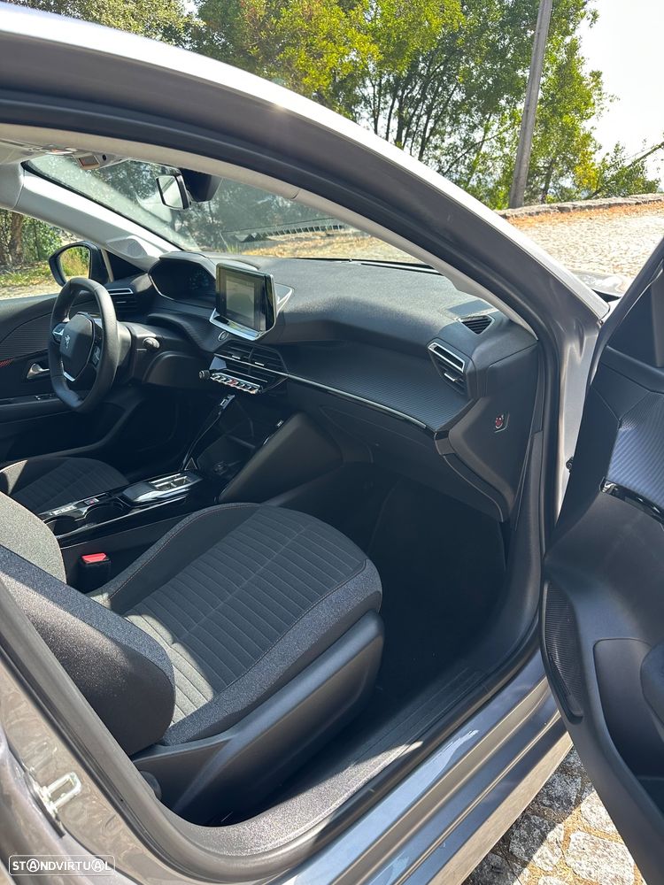 Peugeot e-208 - 6