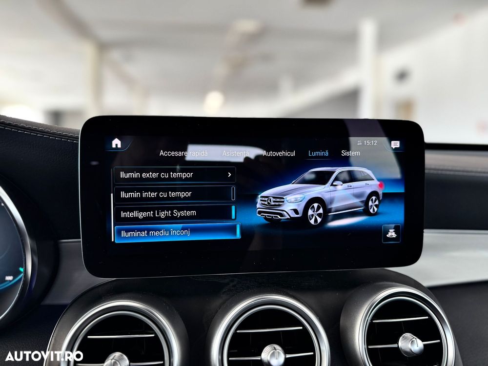 Mercedes-Benz GLC 300 e 4Matic 9G-TRONIC AMG Line - 23