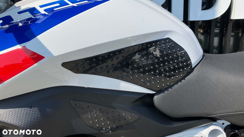BMW RS - 11