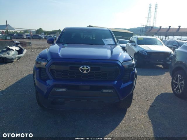 Toyota Tacoma - 2