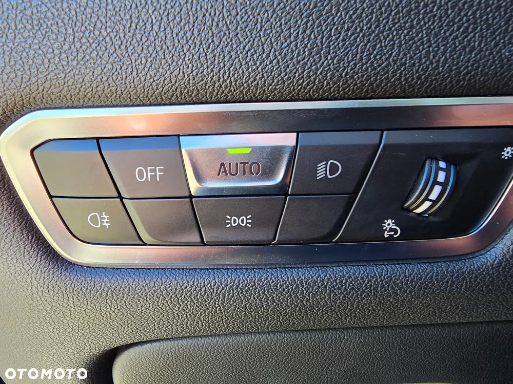 BMW X5 xDrive40i - 33