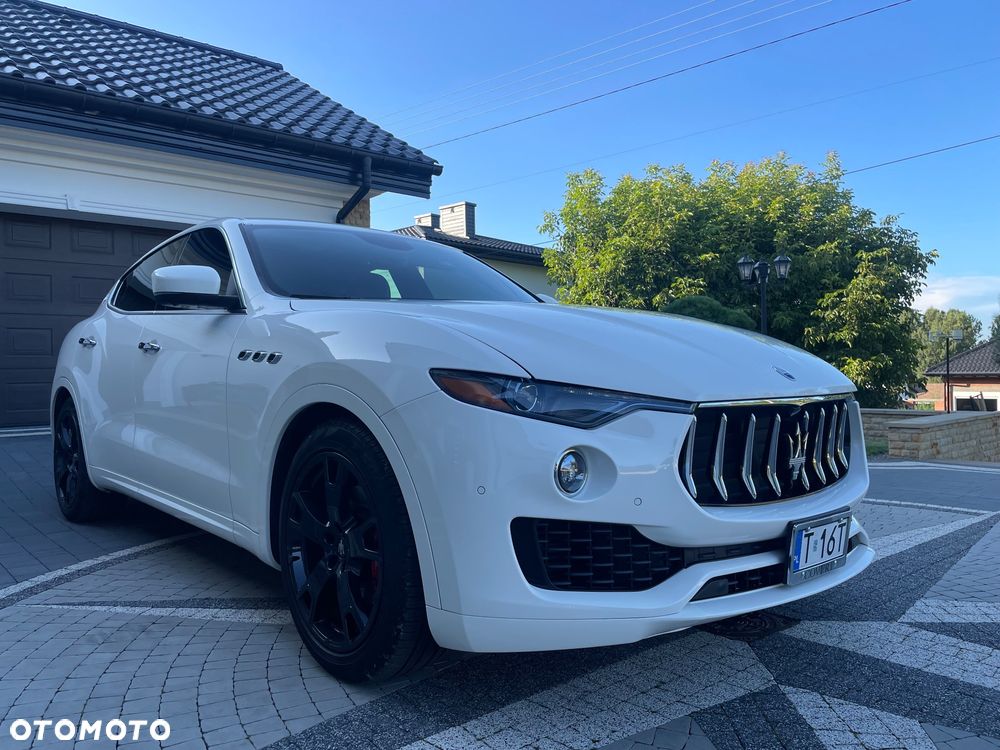 Maserati Levante Essence - 3