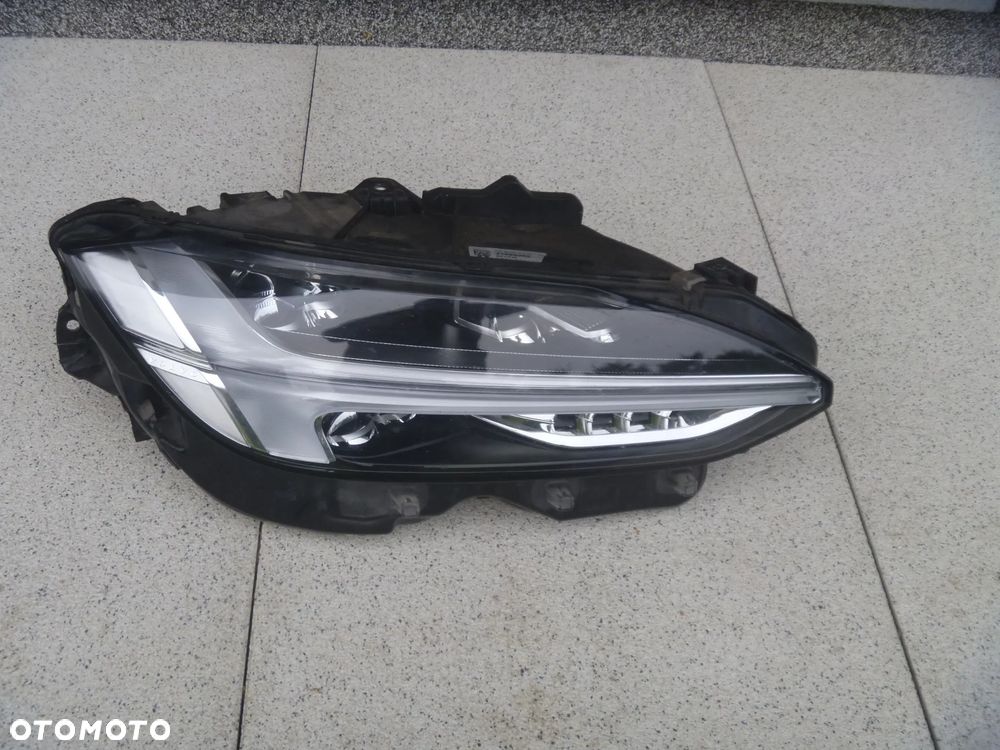 VOLVO S90 V90 16-21 LAMPA FULL LED PRAWA PRZEDNIA ORYGINAŁ ŁADNA  31689202 - 1