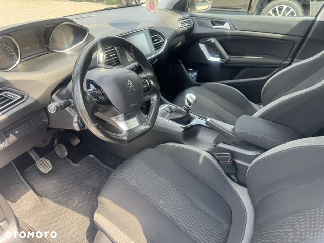 Peugeot 308 - 10