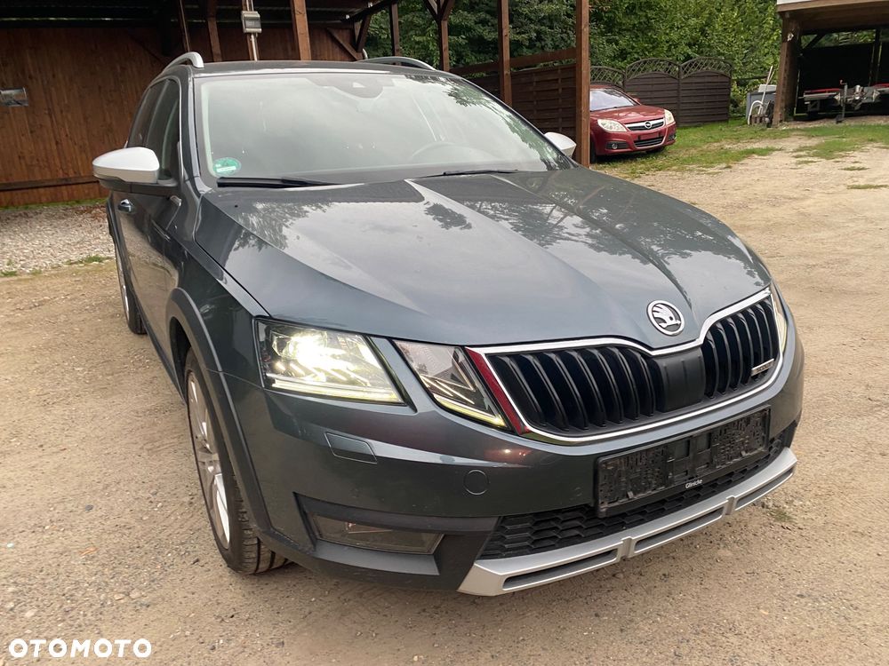 Skoda Octavia 2.0 TDI 4x4 DSG Scout - 4