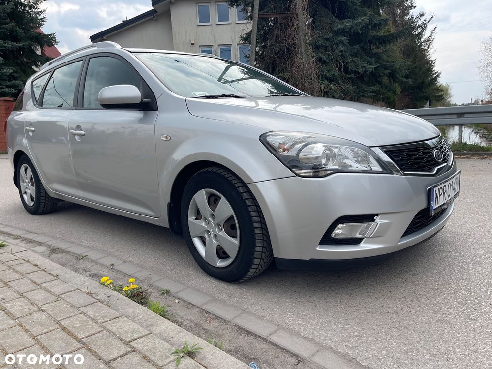 Kia Ceed - 4
