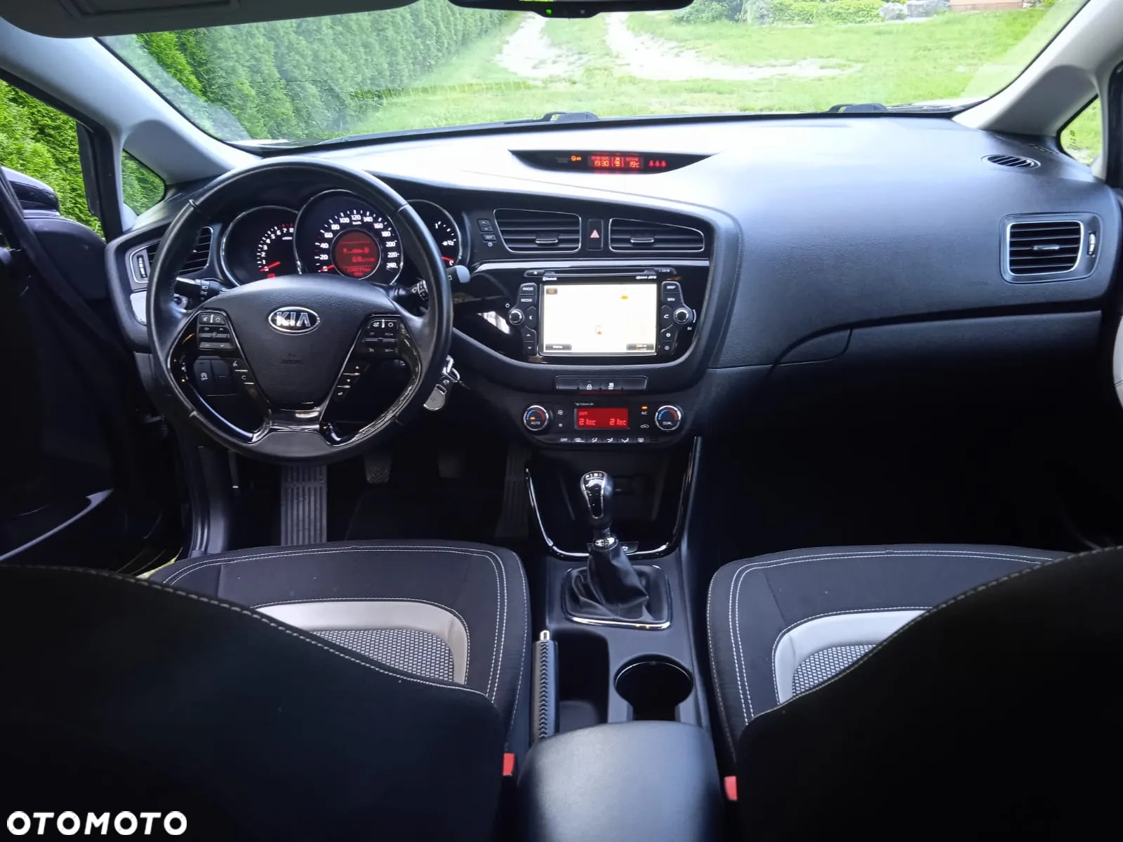 Kia Ceed - 13